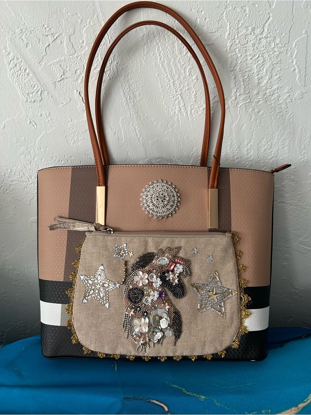 Womens Embellished Rhinestone Tote Bag with Exotic Unicorn. - NWT